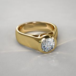 Antique Gold Ring with Inlaid Crystal Design