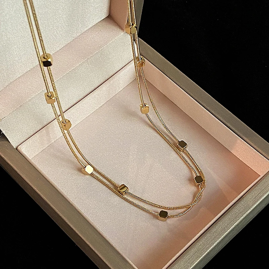 Chic Gold Pendant Necklace