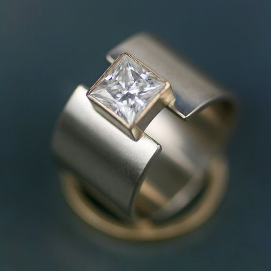 Antique Dark Silver Cubic Zirconia Inlaid Ring