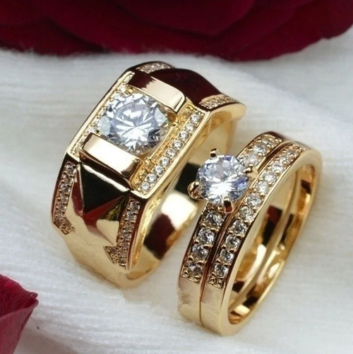 Retro Couple's Radiant Gold Rings