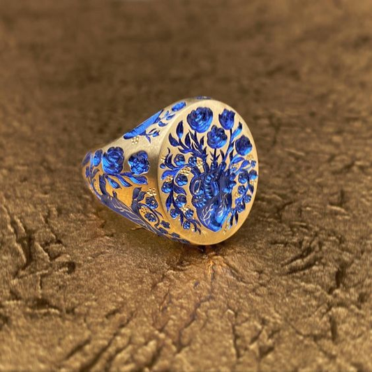 Classic Blue and Gold Vintage Ring