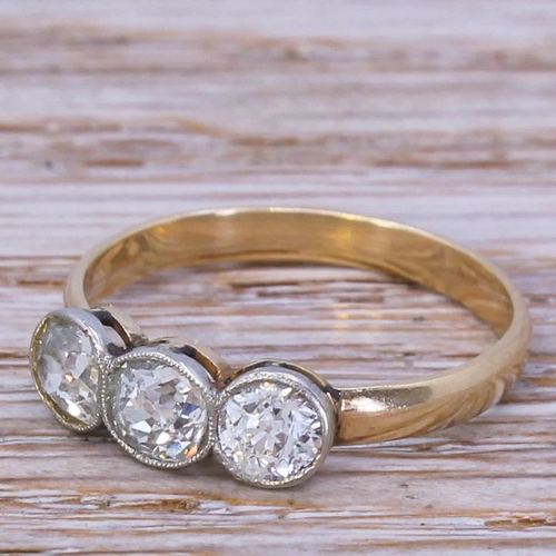 Retro Triple Crystal Gold Ring