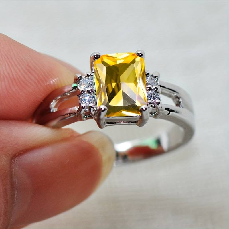 Retro Yellow Crystal Ring