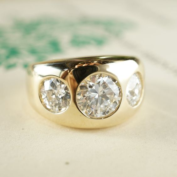 Classic Gold Ring with Triple Inlaid Zirconia