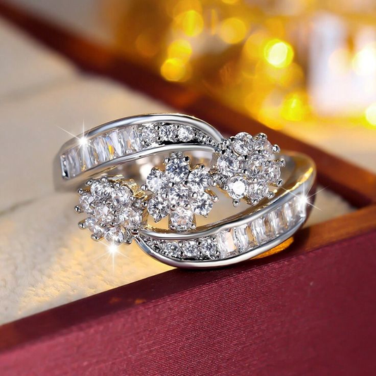 Retro Spiral Zirconia Silver Ring with Unique Design