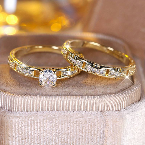 Retro Glamorous Golden Ring Collection