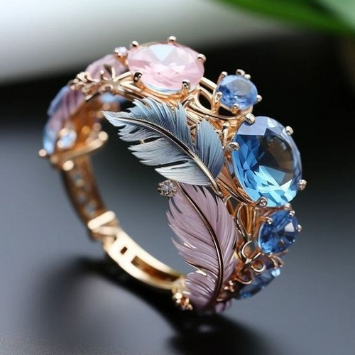 Retro Floral-Inspired Crystal Ring