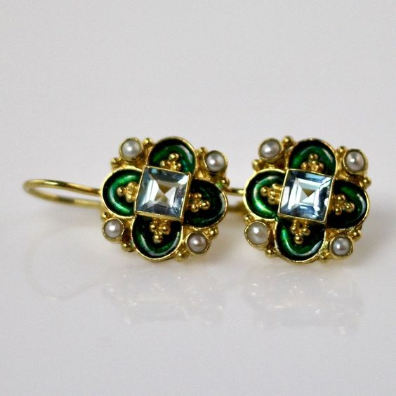 Retro Green Pearl Drop Earrings