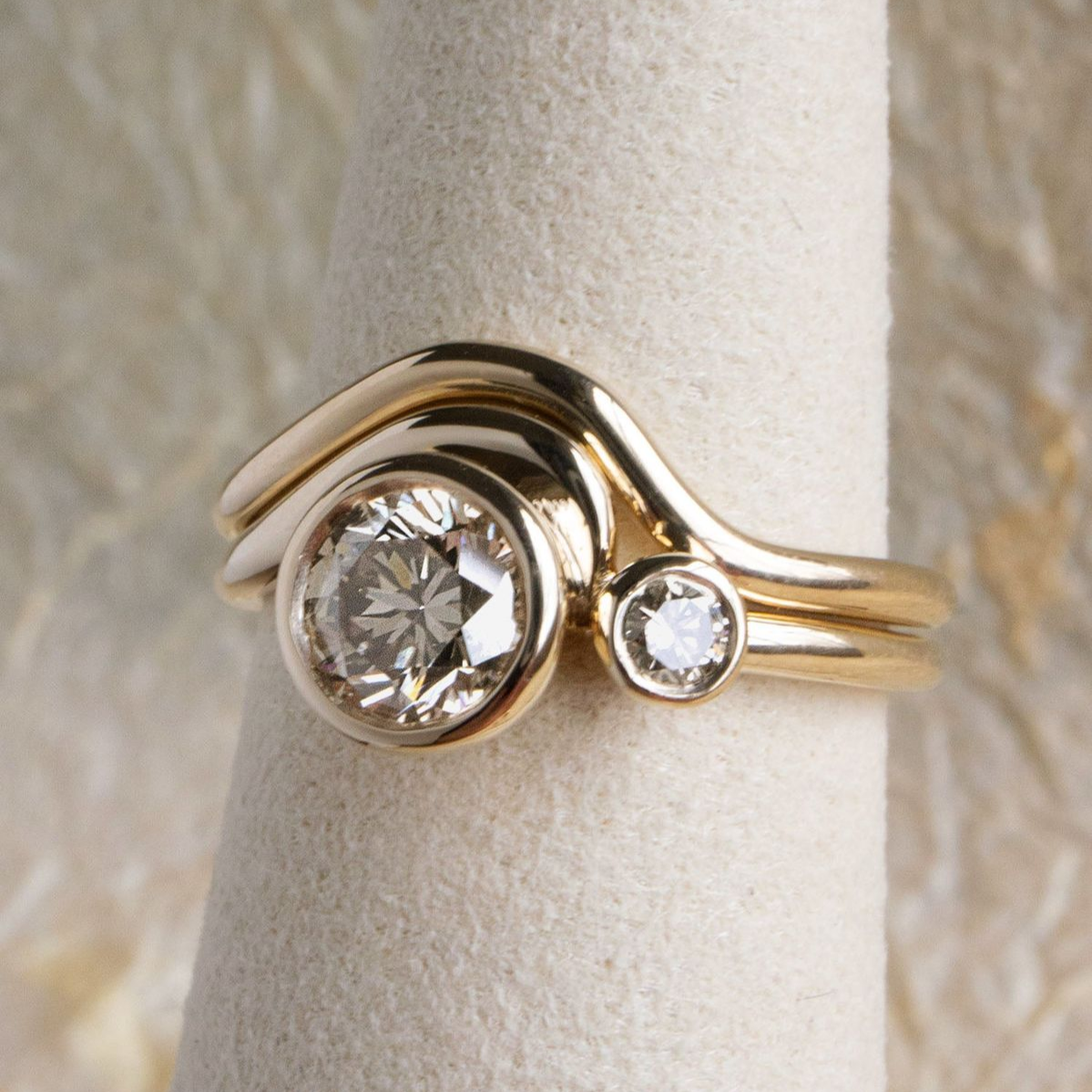 Retro Spiral Wave Zirconia Ring