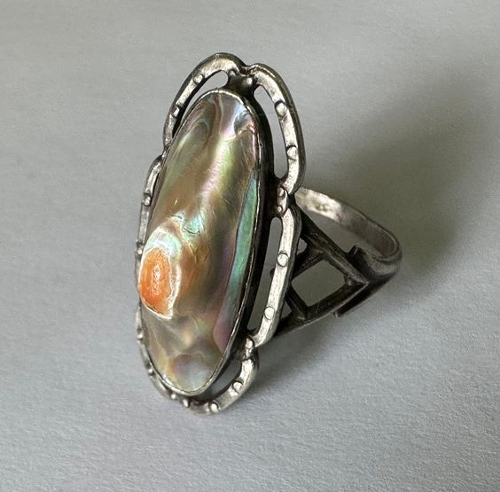 Antique Green Stone Silver Ring Inspired by Nature