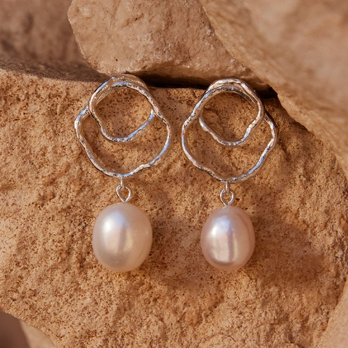 Retro Pearl Drop Earrings