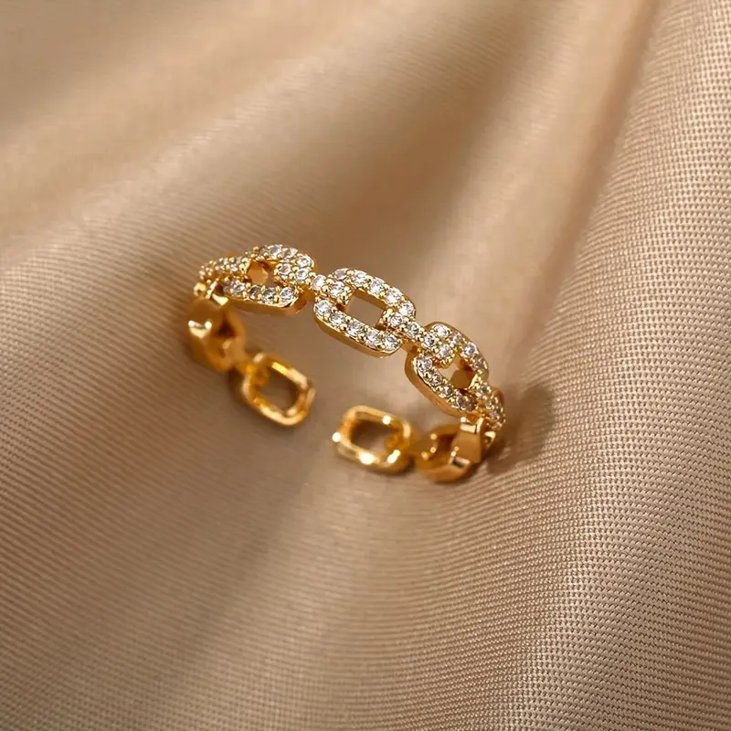 Radiant Gold Chain Ring