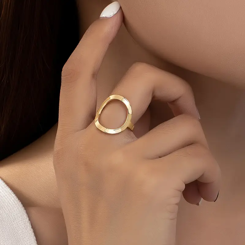 Elegant Gold Band