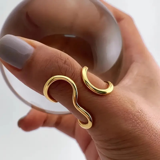 Unique Wavy Gold Ring