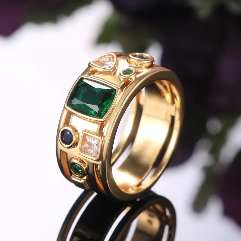 Retro Green and White Glass Gold Ring