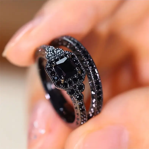 Retro Black Ring Collection