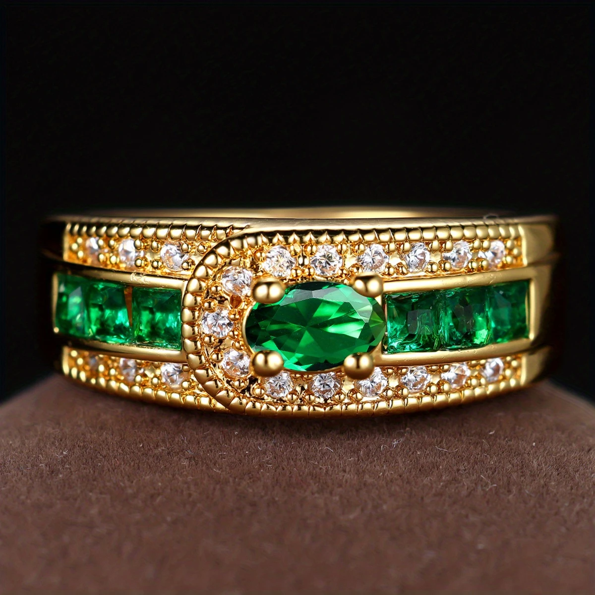 Antique-Style Green Zirconia Gold Ring