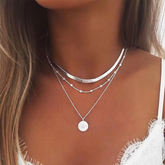 Elegant Silver Pendant Necklace