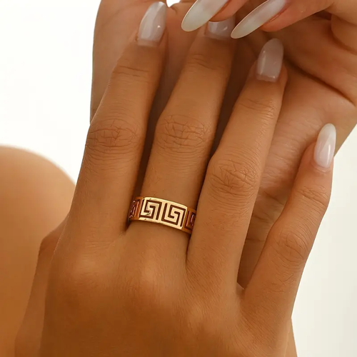 Retro Golden Hollow Spiral Band